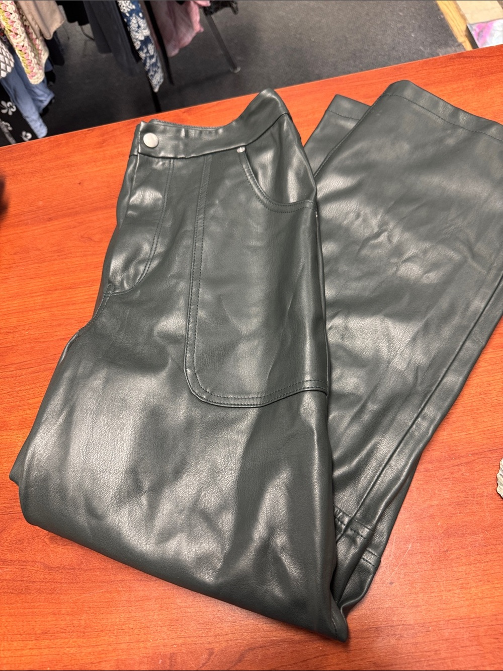 Blank nyc Baxter faux leather pants 28 // 091940